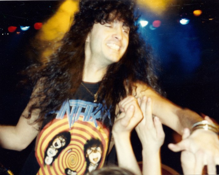Anthrax Joey Belladonna in crowd Hammersmith Odeon March 1989