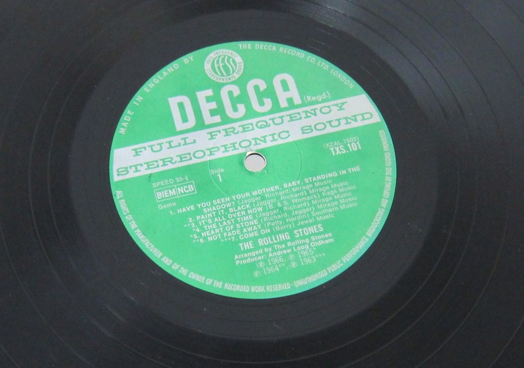 An unboxed Decca label. Compare to the "boxed" label at the top of the page