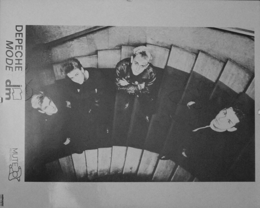 Depeche_mode_mute_flyer_Hansa_studios_stairs.JPG