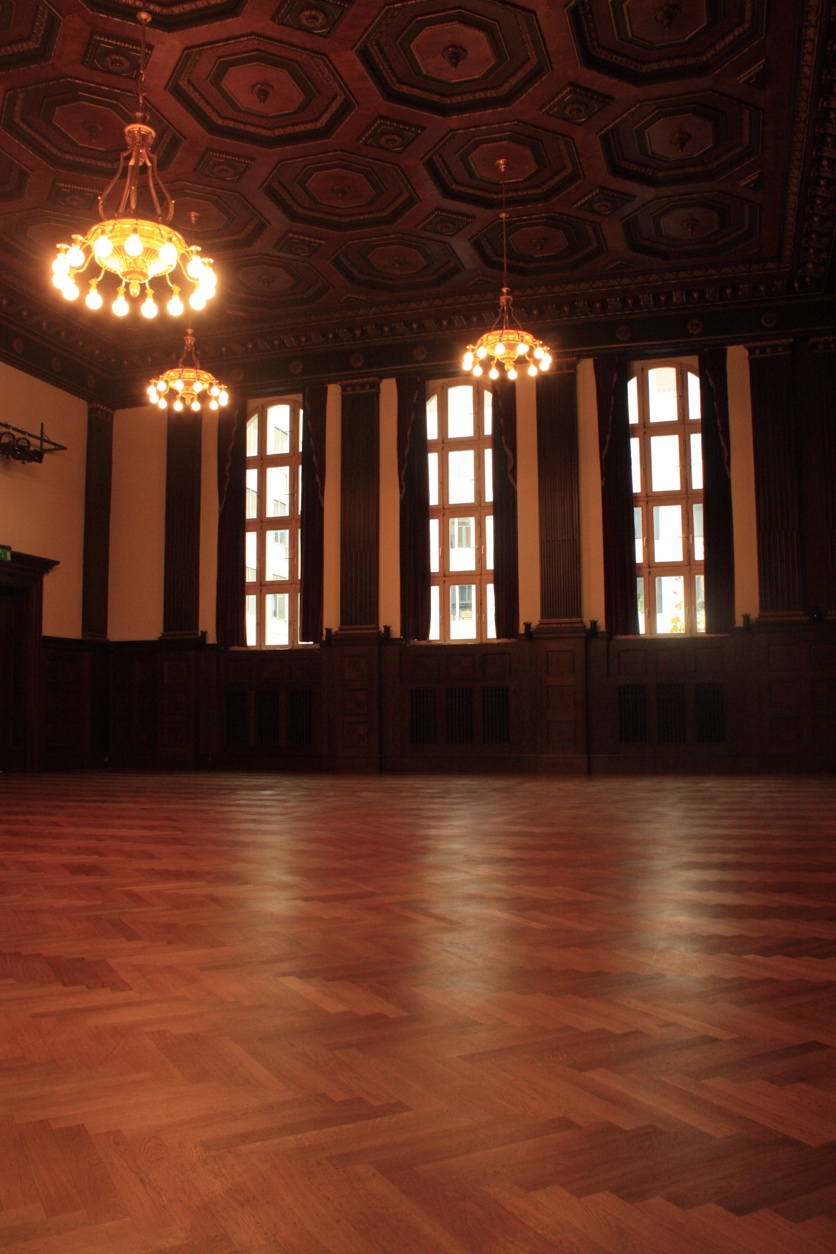 Hall_by_the_wall_Hansa_studios.JPG