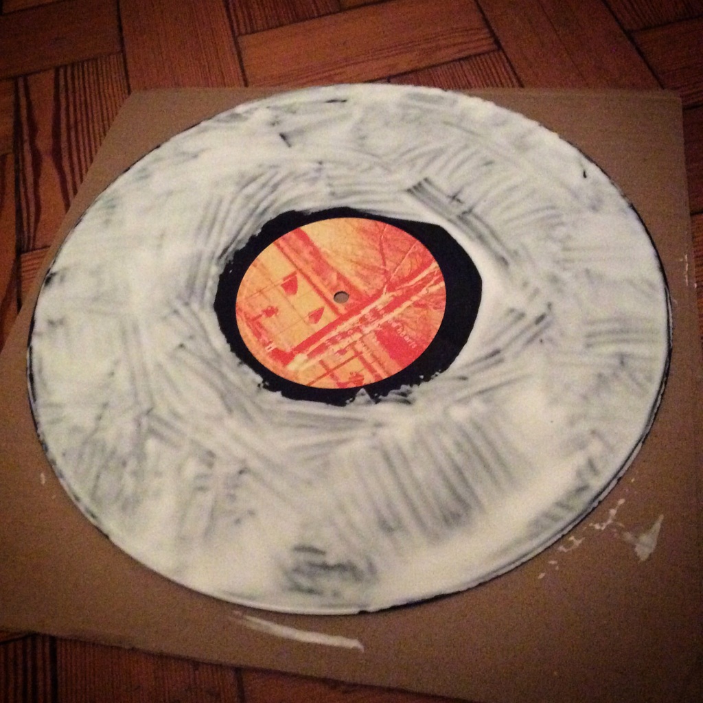 Cleaning a record with wood glue